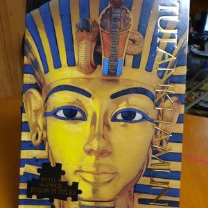 Hardcover Coffee-Table Book "Tutankhamun" with Four Jigsaw Puzzles